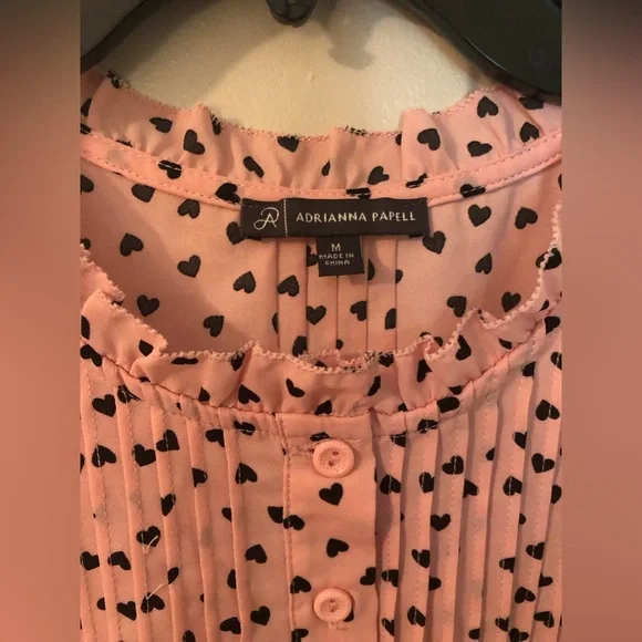 Medium Pink Hearts Adrianna Papell Blouse Top new but without tags - Picture 2 of 3